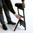 Adjusting the stool height